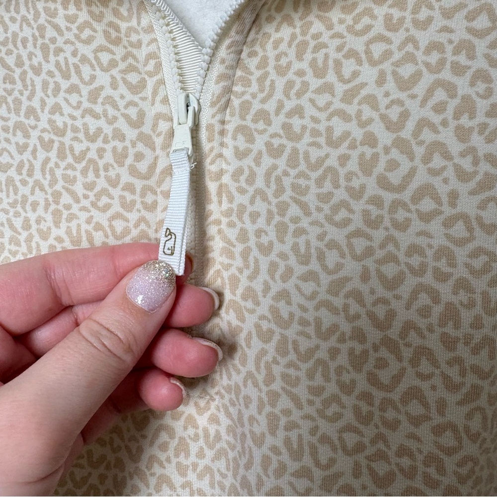 Vineyard Vines Dreamcloth Leopard Printed Half Zip Pullover - Picture 4 of 10